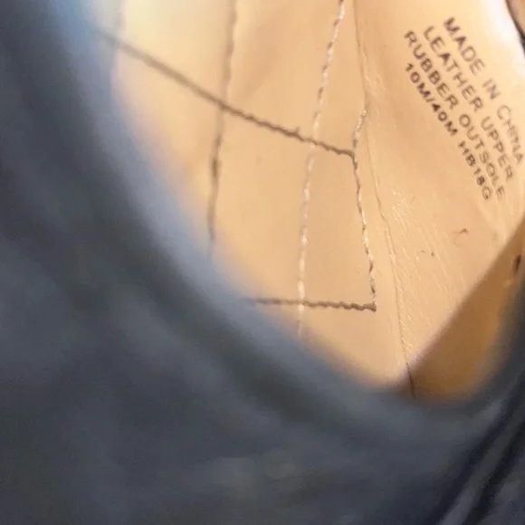 Michael Kors Black Leather Kiara Mid PumpHeels with Gold Tone Hardware sz 10 - Picture 9 of 9